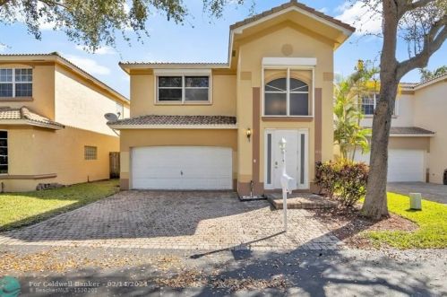 1031 12th Ter, Hollywood, FL 33019-3142