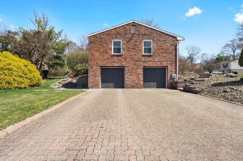 12 Heritage Ln, Trafford PA  15085-1323 exterior