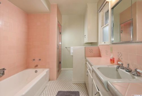 2700 El Caminito, Glendale CA 91214-2934 exterior