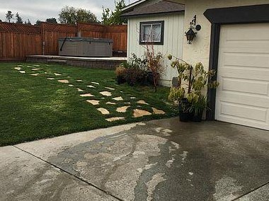 600 Donald Dr, Hollister, CA 95023-6312