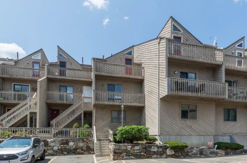 3370 Madison Ave, Bridgeport CT  06606-1734 exterior