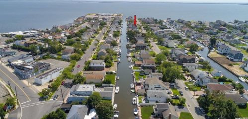 115 Annuskemunnica Rd, Babylon NY  11702-4424 exterior