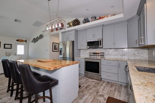 3633 Mango St, Saint James City FL  33956-2553 exterior