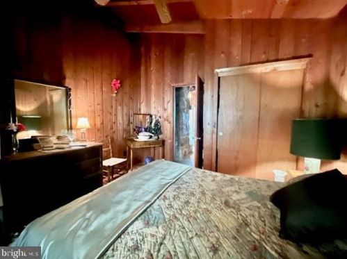 319 Lake Dr, Richmond National Battlefiel VA  22835-2752 exterior