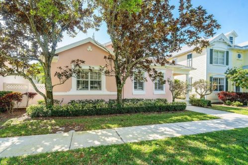 114 Poinciana Dr, Jupiter FL  33458-2830 exterior