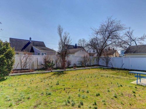 315 Evans Ave, Rockville Centre, NY 11572-3803