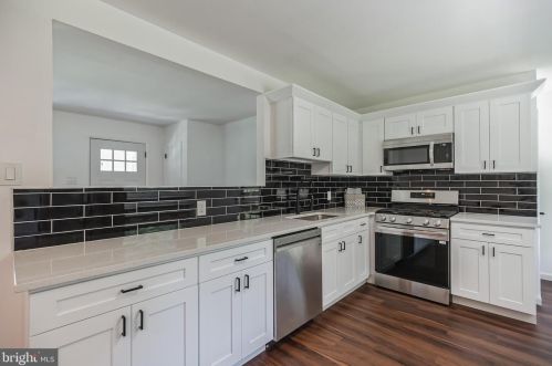 57 Evergreen Ave, Blenheim NJ  08012-3222 exterior