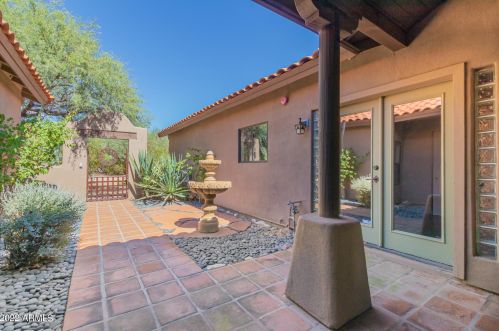 7839 Dixileta Dr, Scottsdale AZ exterior