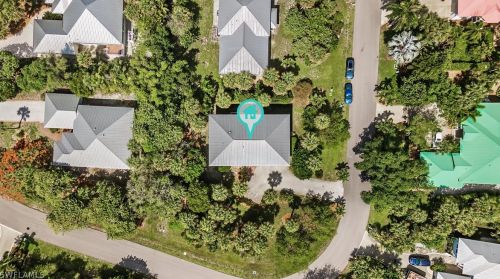 1835 Farm Trl, Sanibel FL  33957-4119 exterior