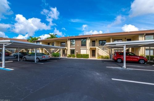 4410 Chantelle Dr, Naples FL  34112-7182 exterior
