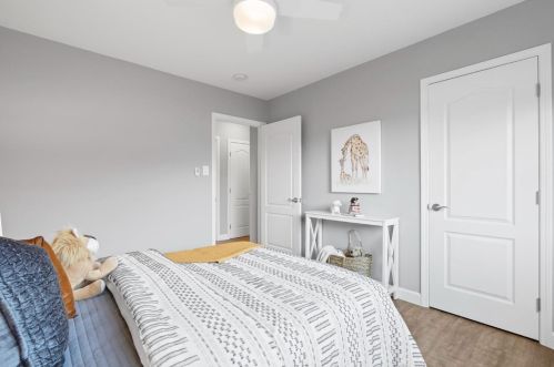 584 Bryan Ave, Sunnyvale CA  94086-6422 exterior