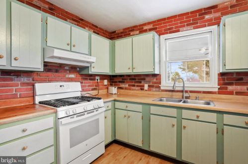 13070 Old Valley Pike, Edinburg VA  22824-3144 exterior