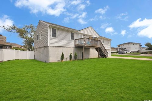 217 Lido Promenade, North Lindenhurst, NY 11757-6617
