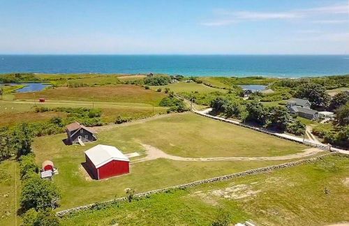 1705 Corn Neck Rd, New Shoreham, RI 02807-7701