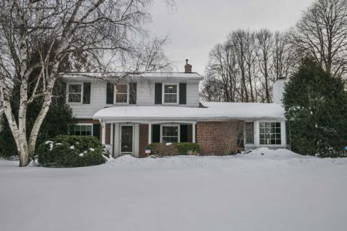 831 Buttles Pl, Milwaukee, WI 53217-2414