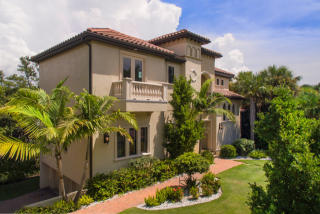 2508 Casey Key Rd, Nokomis, FL 34275-3326