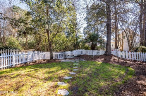 88 Bostick Cir, Beaufort SC  29902-5731 exterior