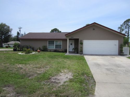2701 6th St, Lehigh Acres, FL 33976-2565