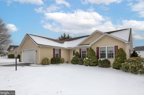 23 Coventry Dr, Carlisle, PA 17015-4524