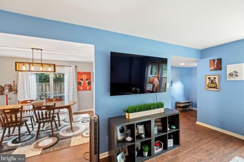 3080 Harbour Dr, Palmyra NJ 08065-2219 exterior