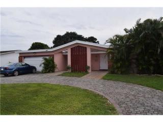 8560 Long Acre Dr, Hollywood, FL 33025-2818