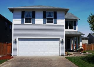 9441 Country Hollow Dr, Puyallup, WA 98375-9668