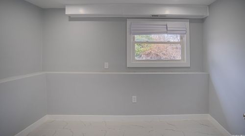 17 16 St, Deer Park NY  11729-4909 exterior