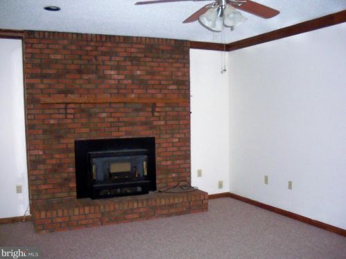 18 Crossley Dr, Dover DE 19901-5801 exterior