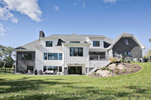 2210 Waters Edge Ct, Mishawaka, IN 46545-7281