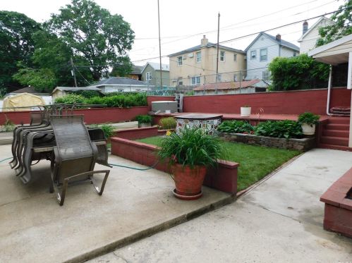 117-22 Van Wyck Expy, Jamaica, NY 11420-1502