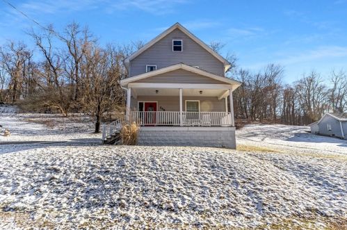 246 Columbia Rd, New Kensington, PA 15068-3910
