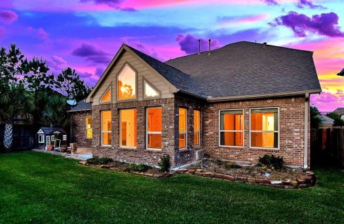 8002 Rippling Stream Ln, Richmond, TX 77407-1426