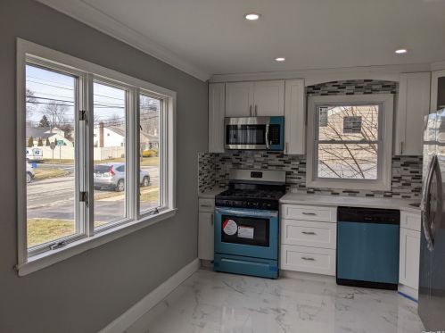 26 Victoria Rd, Babylon, NY 11703-1416