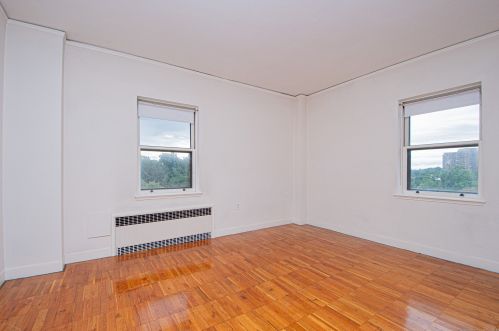 230 Farmington Ave, Hartford CT  06105-3518 exterior