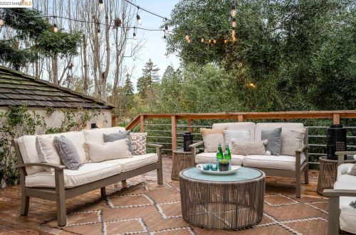 1230 Holman Rd, Oakland CA  94610-2541 exterior