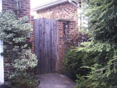 1410 Green Briar Ct, Derby, NY 14047-9797