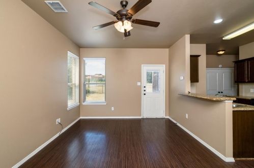 1430 Piedmont Dr, Midlothian TX  76063-6044 exterior