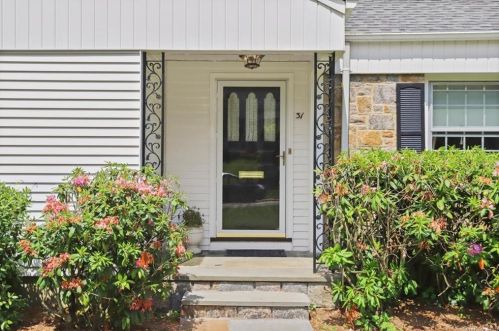 31 Butler Rd, Scarsdale, NY 10583-2213