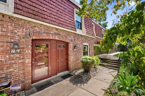 1272 Pennsbury Blvd, Pittsburgh, PA 15205-1639