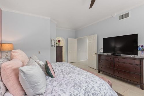 48127 Calle Seranas, La Quinta CA  92253-2205 exterior