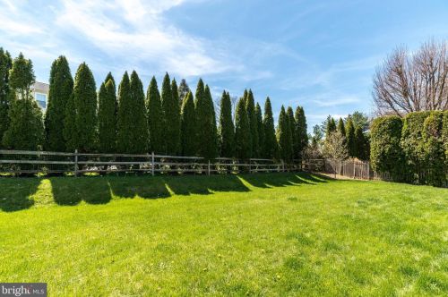 106 Claremont Dr, Lansdale PA 19446-6359 exterior