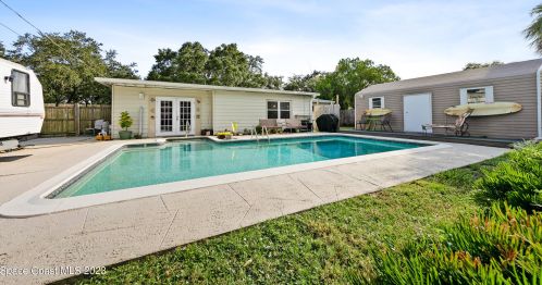 2002 Ivy Dr, Cocoa FL 32922-5439 exterior