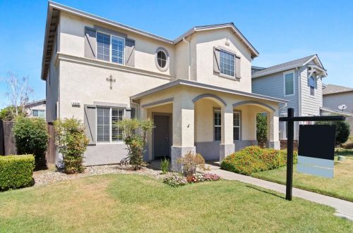 4229 Montara Dr, Turlock CA  95382-7365 exterior