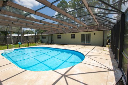 3441 Southern Pne Dr, Fort Pierce FL 34982-6542 exterior