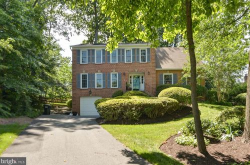 2040 Durand Dr, Herndon, VA 20191-1339