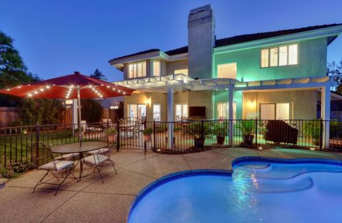 7913 Wymark Dr, Elk Grove, CA 95758-1038