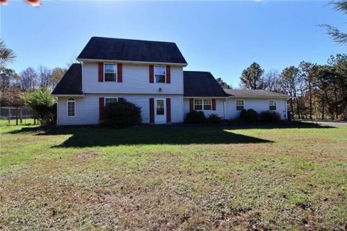 1467 Mathews Dr, Blakeslee, PA 18610-7921