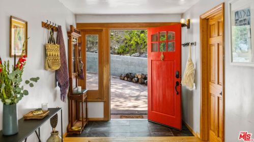 1817 Iowa Trl, Topanga, CA 90290-4261