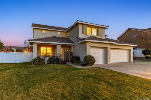 42240 Ridge View Dr, Lancaster CA 93536-7382 exterior