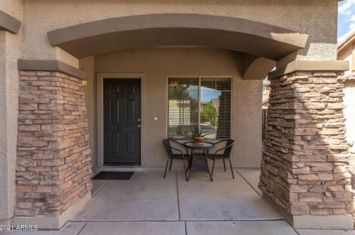 1498 Elgin St, Gilbert, AZ 85295-8315
